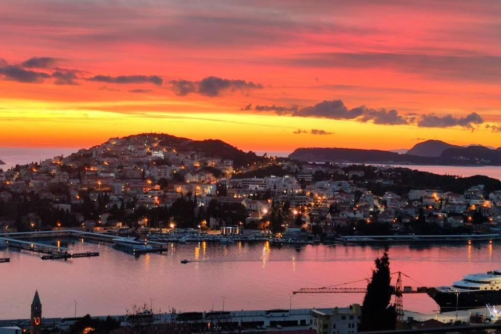 Ferienwohnung Walking Distance Old Town 120M2,Garden,View,Garage Dubrovnik Exterior foto