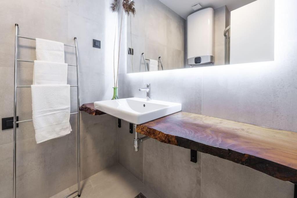 Ferienwohnung Walking Distance Old Town 120M2,Garden,View,Garage Dubrovnik Exterior foto