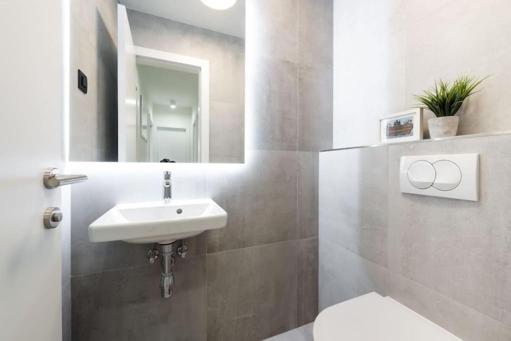 Ferienwohnung Walking Distance Old Town 120M2,Garden,View,Garage Dubrovnik Exterior foto